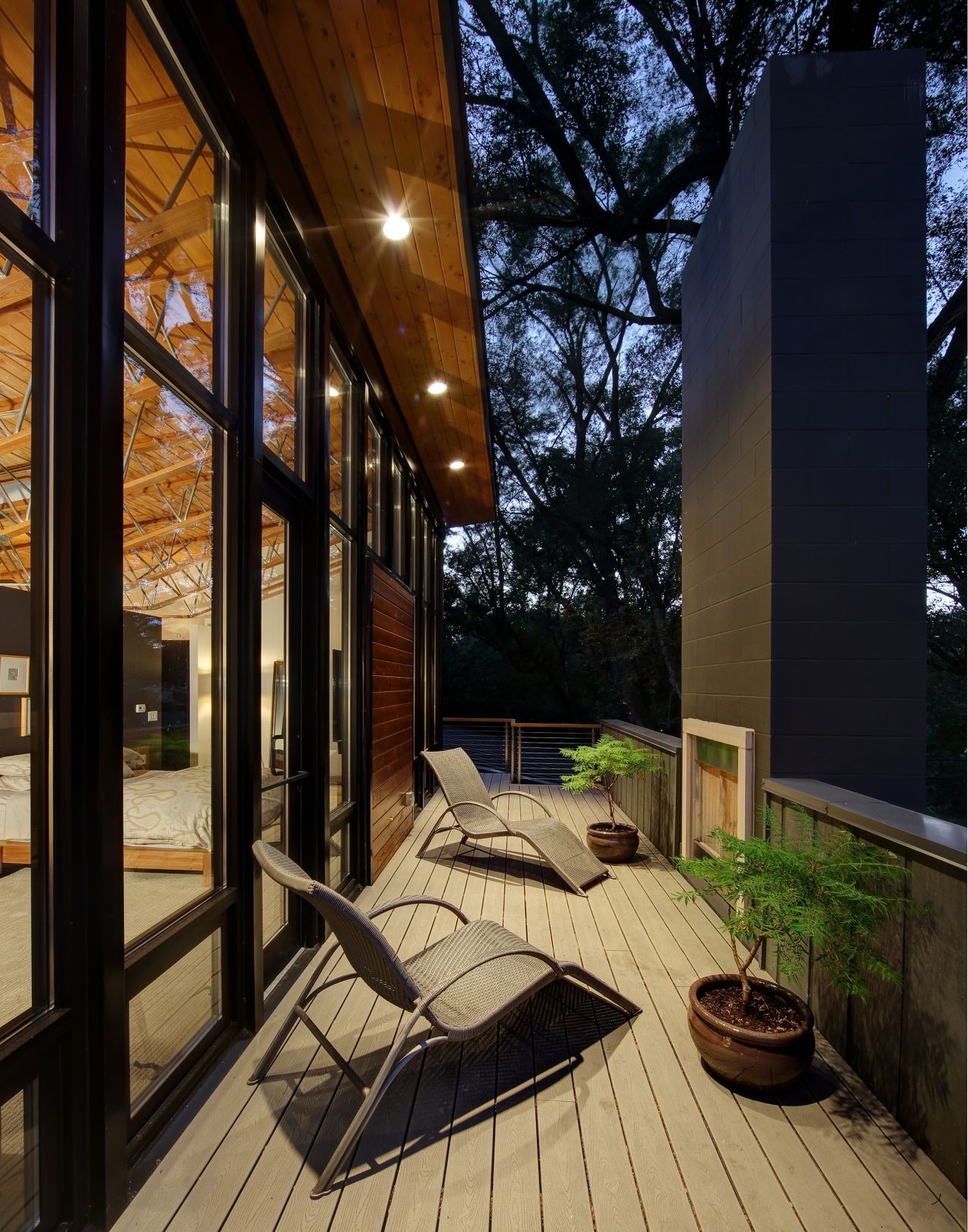 Midvale Courtyard House Among Wooden Floor Also Some Wooden Lounge Chairs