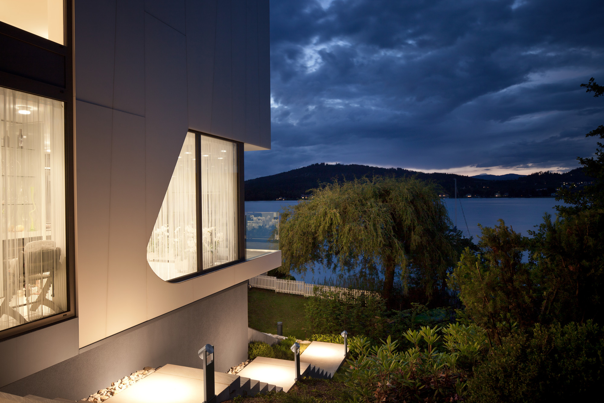 Outdoor Staircase Appliead Some Outdoor Lamps