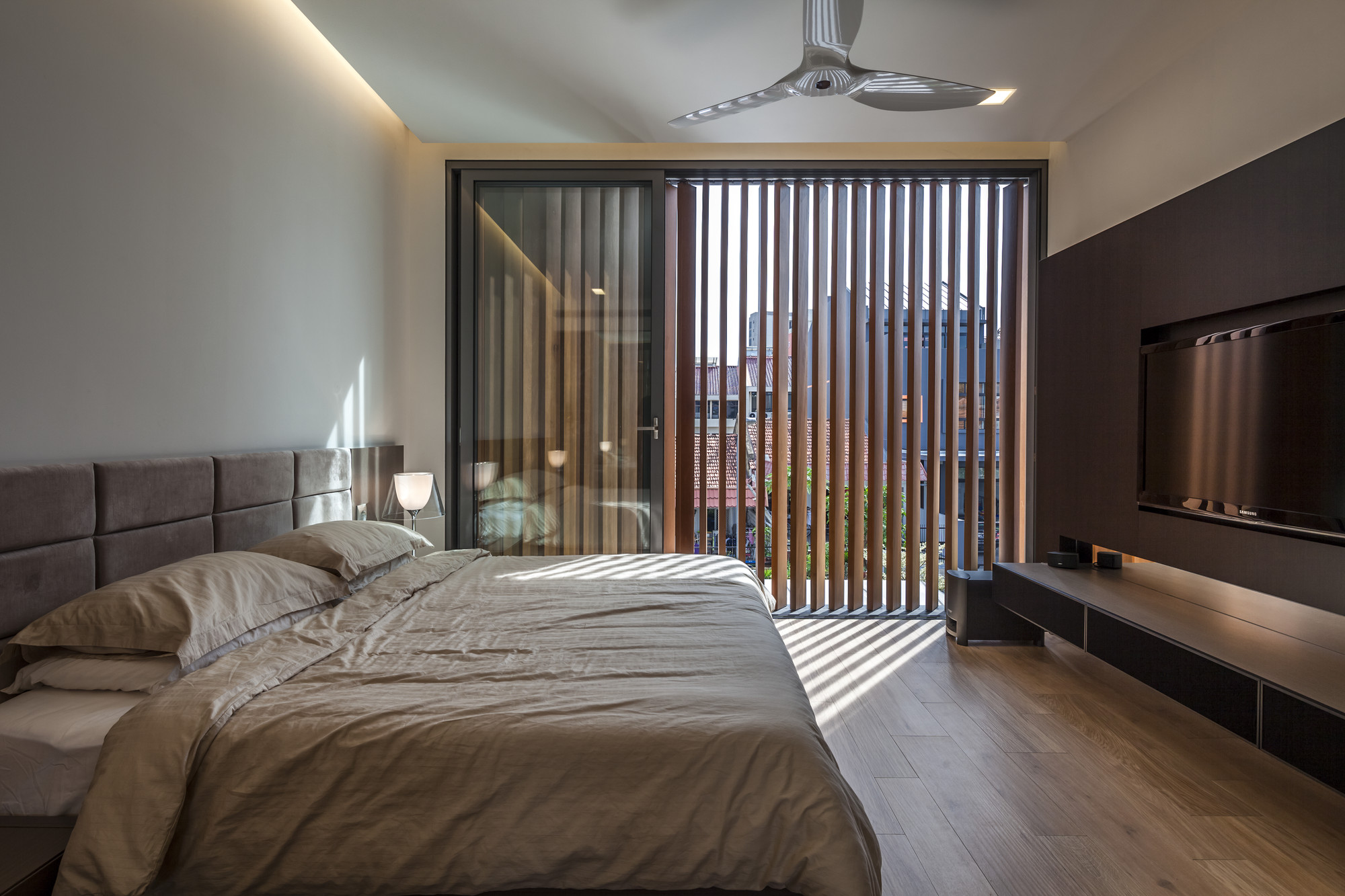Sunny Side House by Wallflower Architecture + Design - Master Bedroom