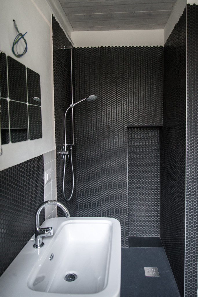 Via delle Orfane by CON3STUDIO - Bathroom