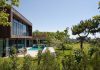 Water Patio House – Captivating Waterfront Home Idea in Family Residence Green Garden Filled Near Grass Also Alternative Plants