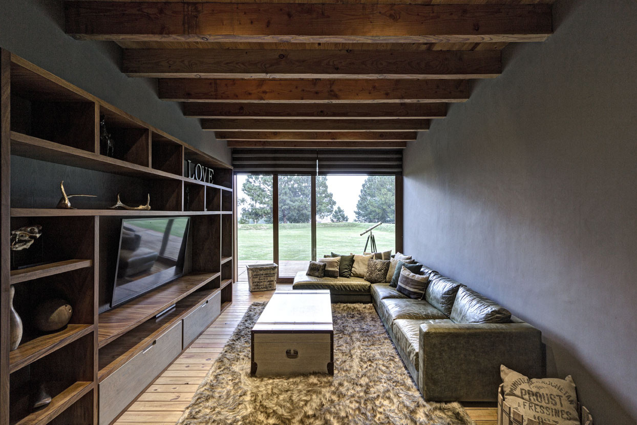Long Sofa Chaise Inside Vr Tapalpa House Elias Rizo Arquitectos Family Room Near Wooden Shelves